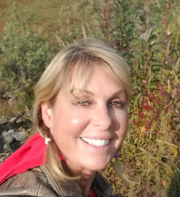 Jo Lee in the autumn tundra at Hatcher Pass, Alaska
